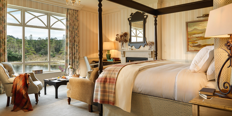 Luxury bedroom in Ballynahinch Castle, Ireland