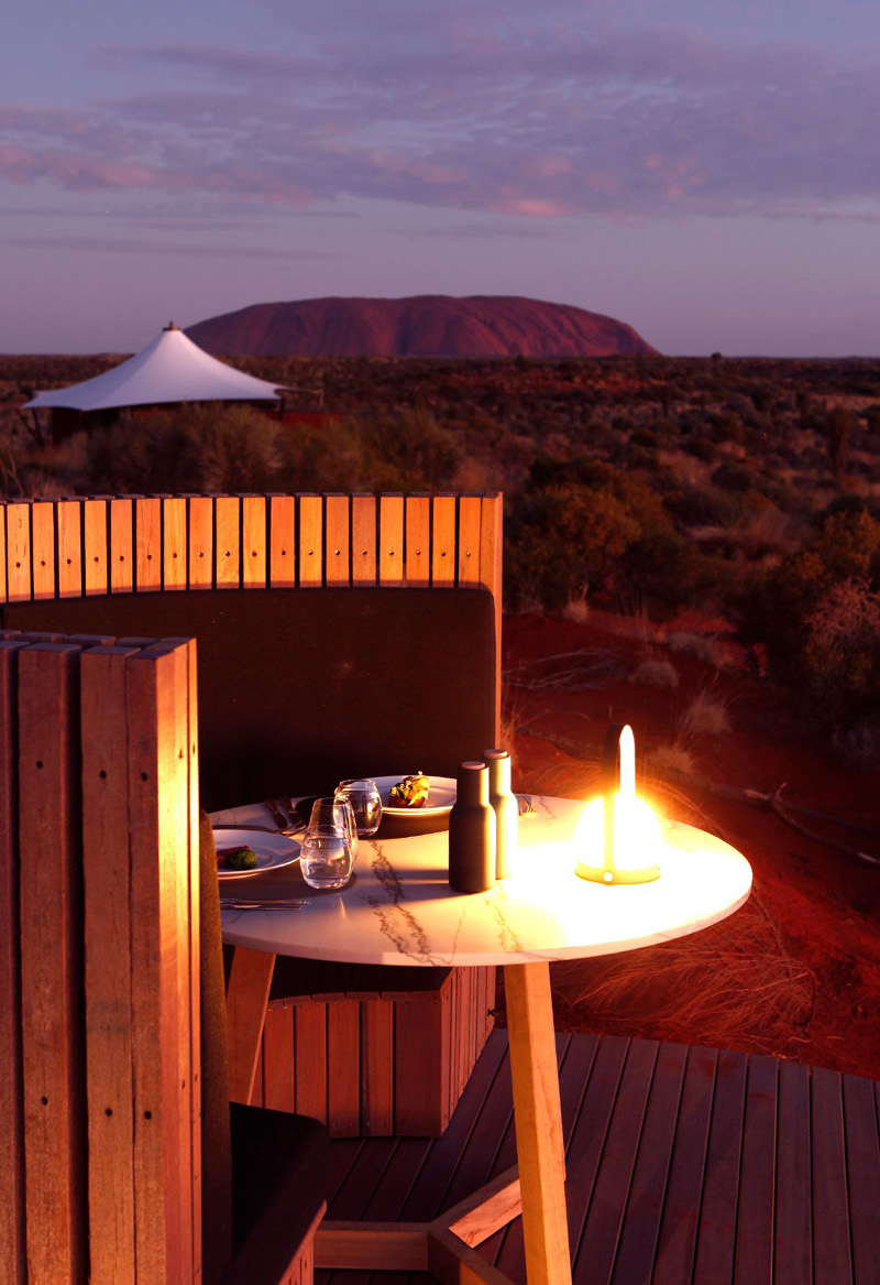 Longitude 131°, Uluru