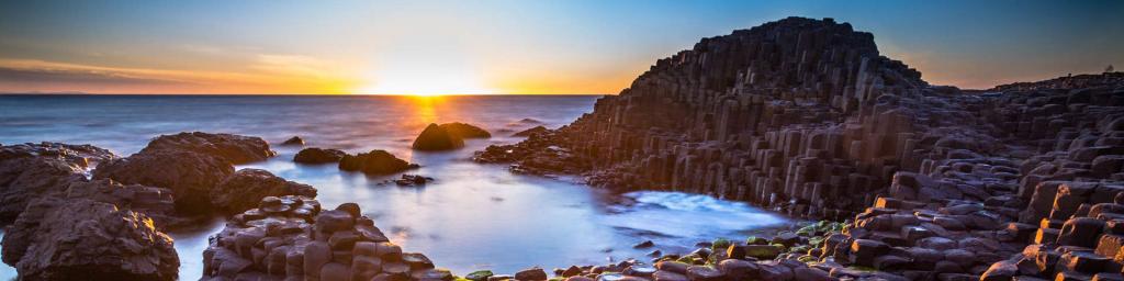 giants causeway sunset ireland